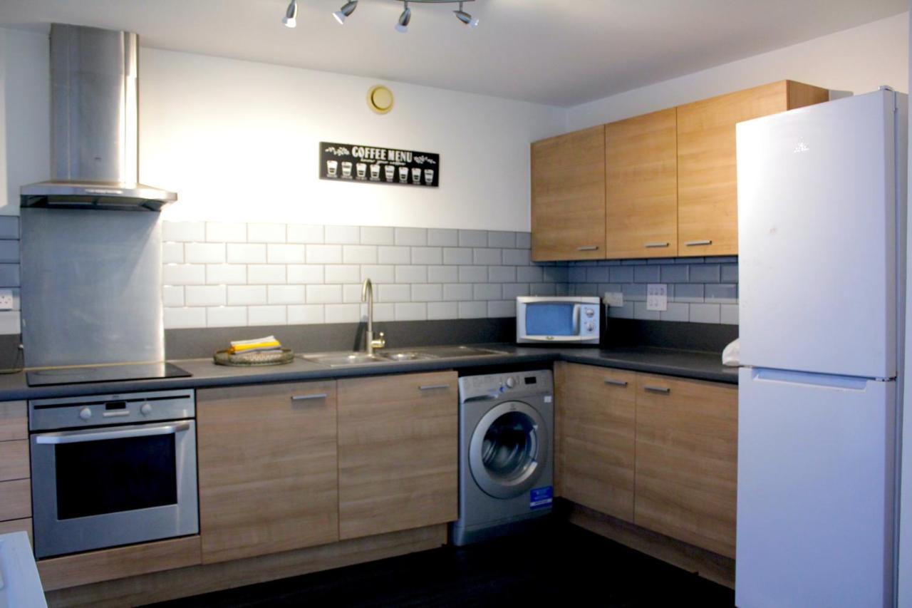 Spacious London Apartment 5 Min Walk To Leytonstone Underground Station And 5 Stops To Zone 1 Exterior foto